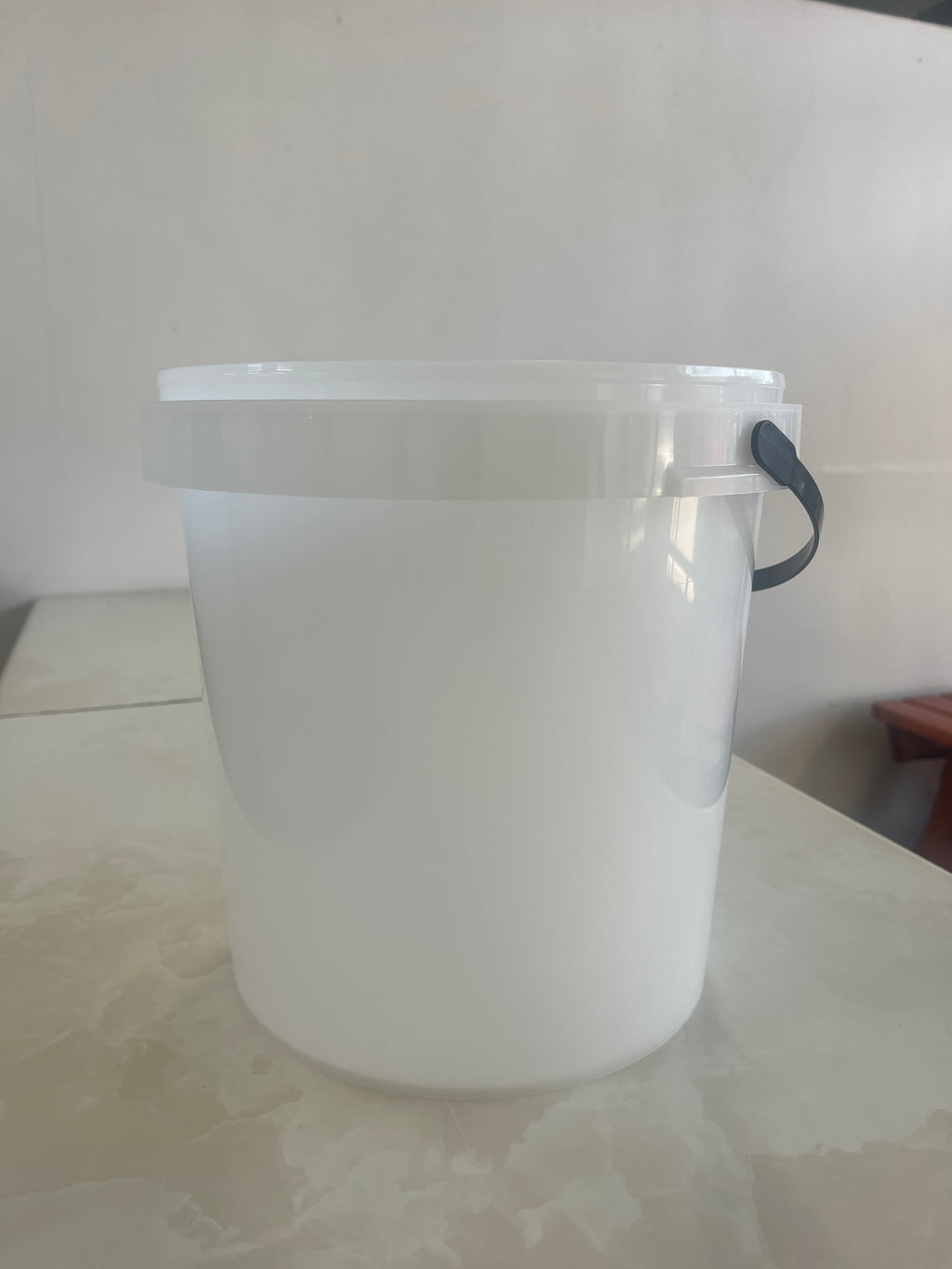 Empty bucket